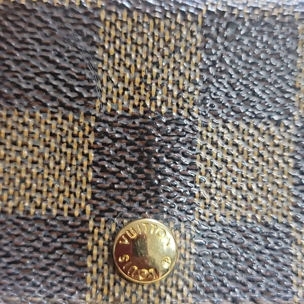 Louis Vuitton Damier Ebene Sarah Wallet Preowned Good condition Full Inclusion